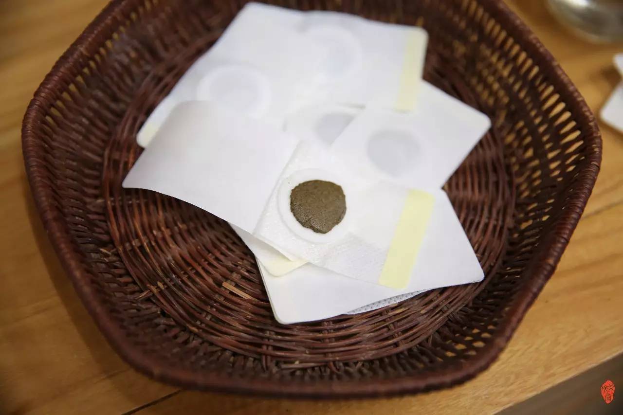 1、三伏貼怎么貼？多久貼一次？